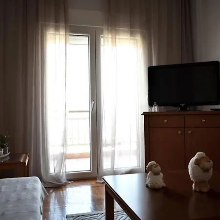 κεντρικό και ευρύχωρο οροφοδιαμέρισμα Apartment *