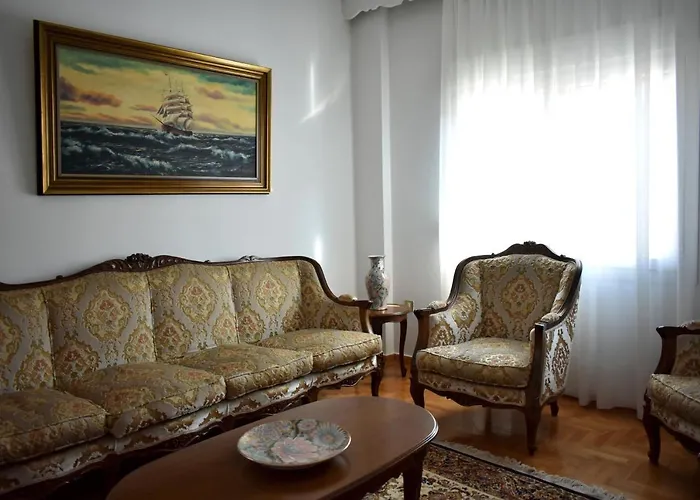 κεντρικό και ευρύχωρο οροφοδιαμέρισμα Apartmán *