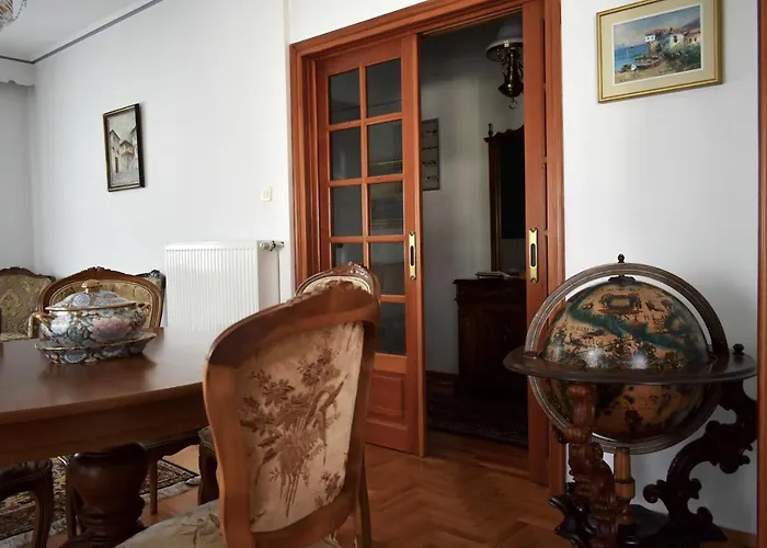 κεντρικό και ευρύχωρο οροφοδιαμέρισμα * Kastoria