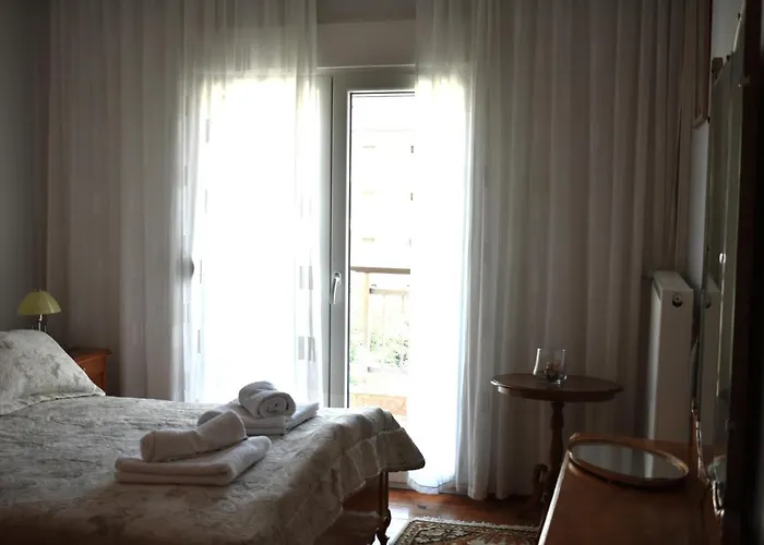 κεντρικό και ευρύχωρο οροφοδιαμέρισμα Kastoria